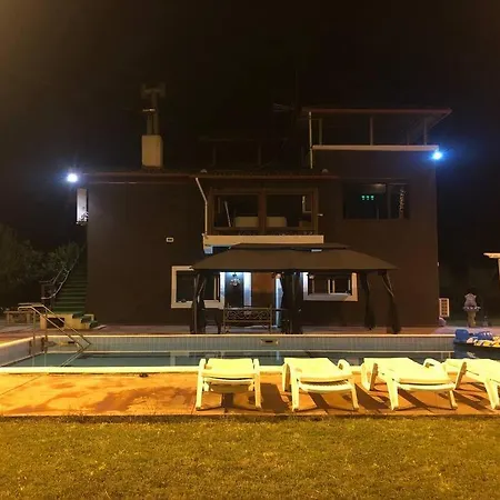 Curti Apartment